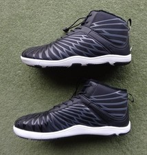 Hike Lorax Barefoot Winter